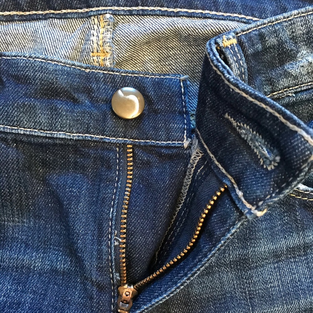 Joe’s Jeans The Best Friend Distressed High Cuffs - Picture 9 of 16
